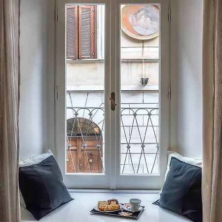 ゲストハウス Spagna Luxury'n Trevi 3*