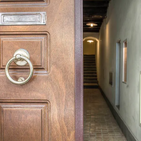 ゲストハウス Spagna Luxury'n Trevi